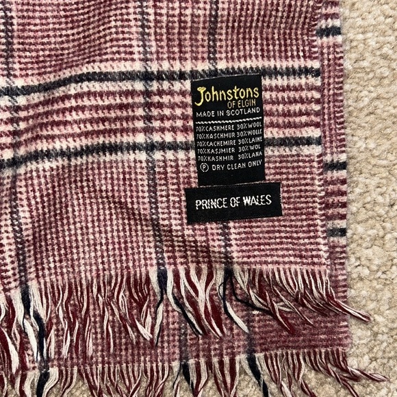Johnstons of Elgin Cashmere and Wool Plaid Scarf - Picture 2 of 2